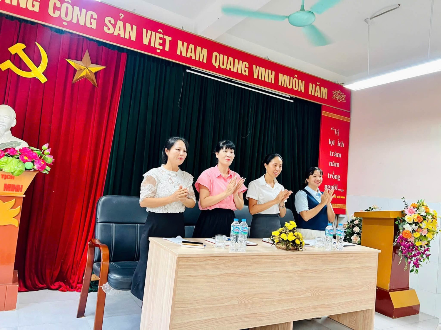 BUỔI HỌP ĐẢNG BỘ VÀ HĐSP ĐẦU TIÊN SAU SÁP NHẬP - DẤU MỐC KHỞI ĐẦU CHO MỘT HÀNH TRÌNH MỚI